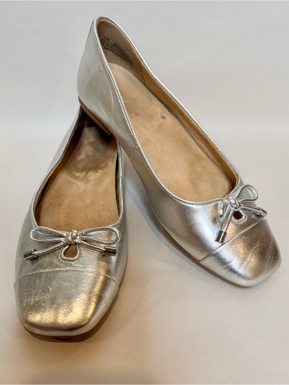 Vionic Klara Silver Metallic Ballet Flats Womens 8.5 Leather Slip On Shoes
